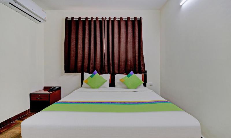 Capital O BLR2499 Comfort Delight Hotel image