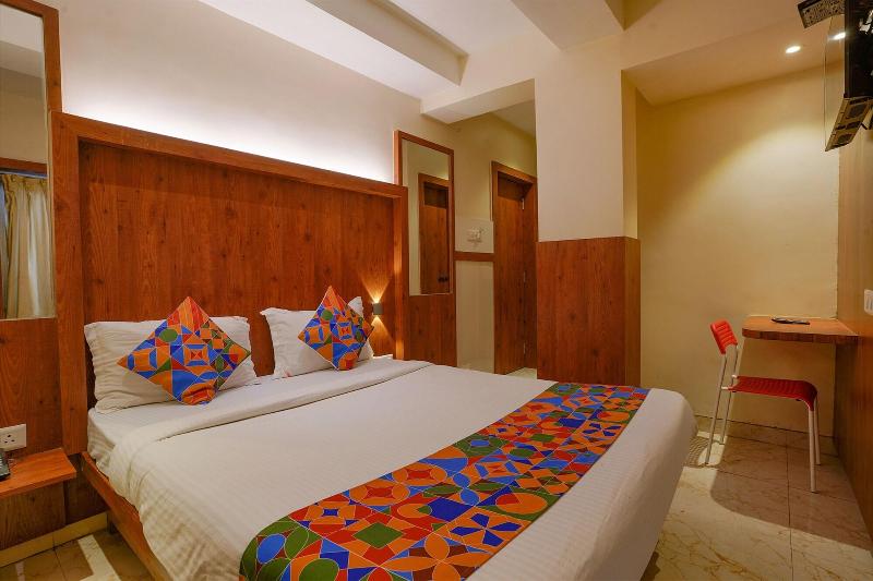 OYO Flagship 77349 Hotel Super 7 Inn image