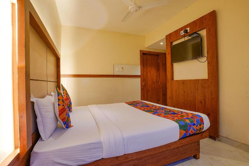 OYO Flagship 77349 Hotel Super 7 Inn image