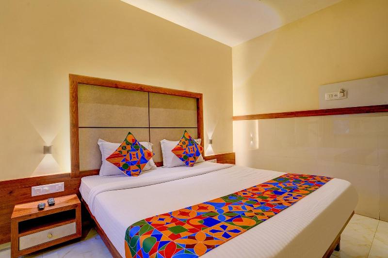 OYO Flagship 77349 Hotel Super 7 Inn image