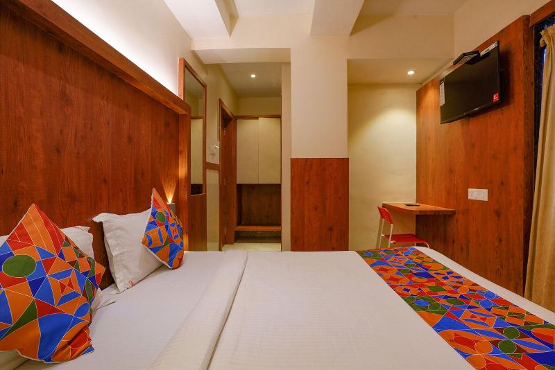 OYO Flagship 77349 Hotel Super 7 Inn image