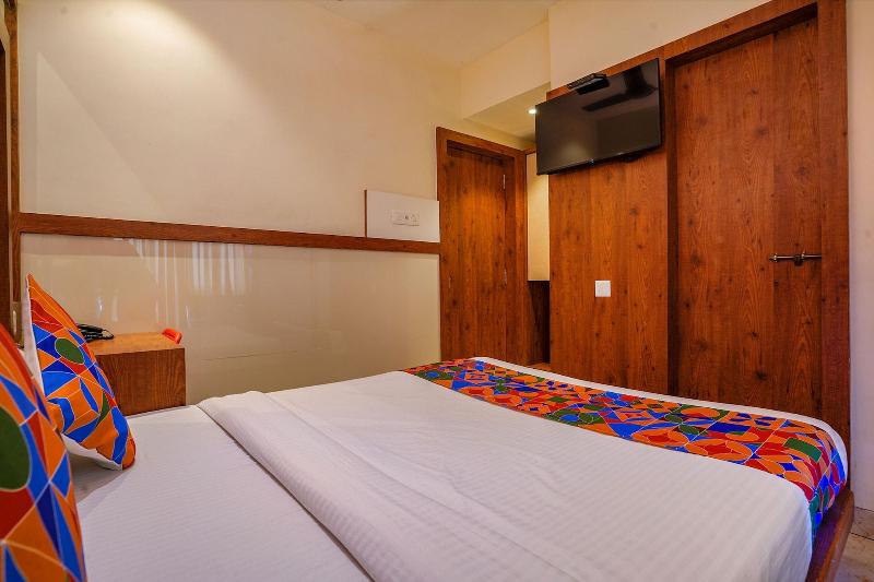 OYO Flagship 77349 Hotel Super 7 Inn image