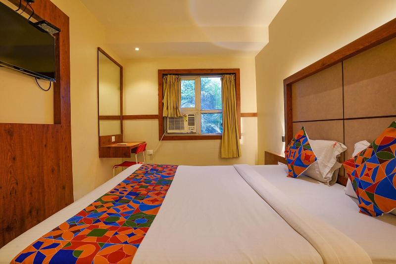 OYO Flagship 77349 Hotel Super 7 Inn image