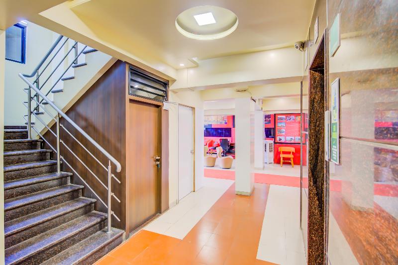 77852 Collection O Hotel Ranjanas image