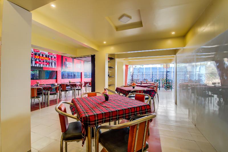 77852 Collection O Hotel Ranjanas image
