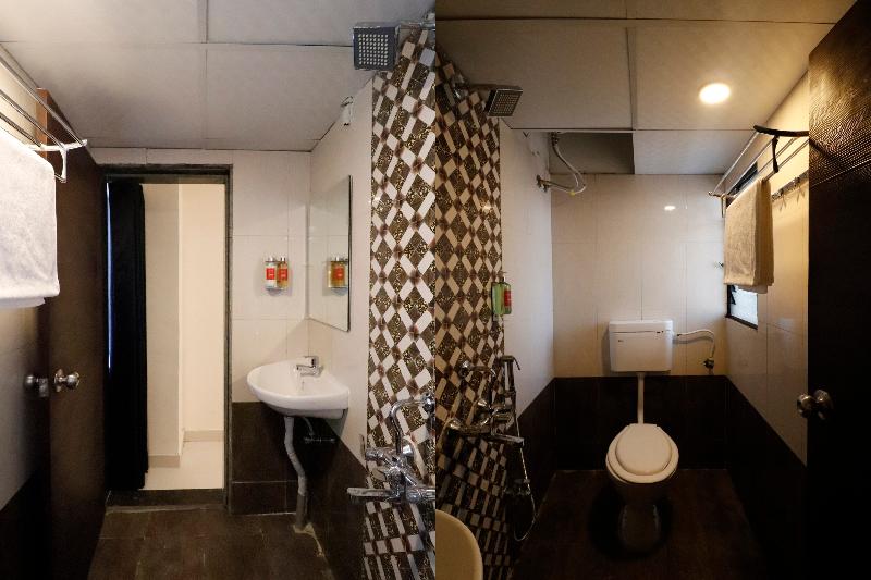 Collection O 81759 Hotel 7 Treats image
