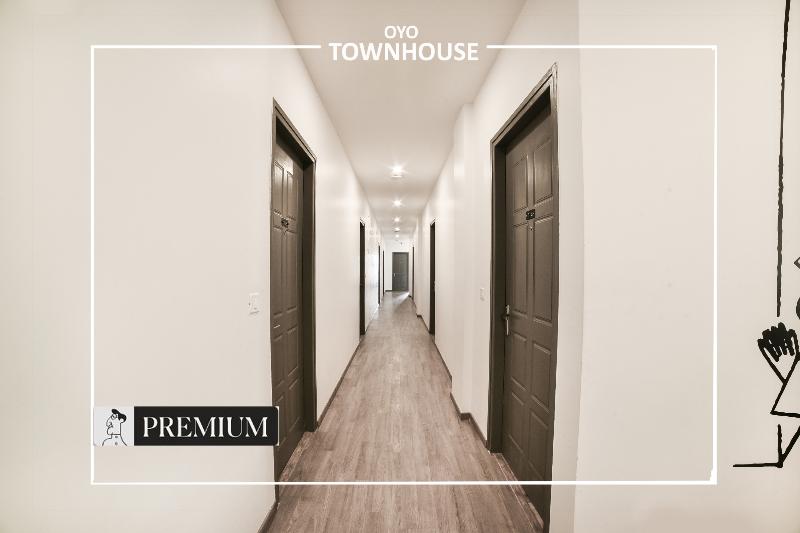 OYO Townhouse 242 Sarjapur Rd