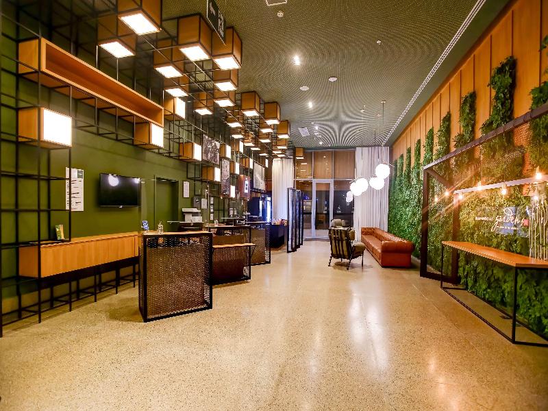 Hilton Garden Inn Reboucas image