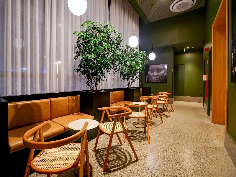 Hilton Garden Inn Reboucas image