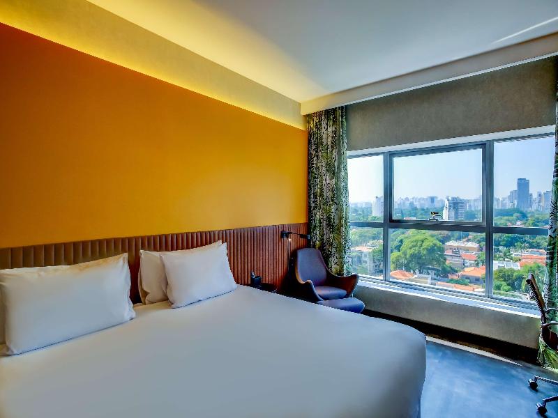Hilton Garden Inn Reboucas image