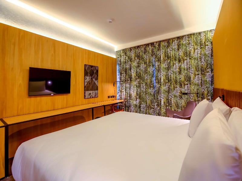 Hilton Garden Inn Reboucas image