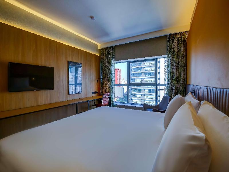 Hilton Garden Inn Reboucas image