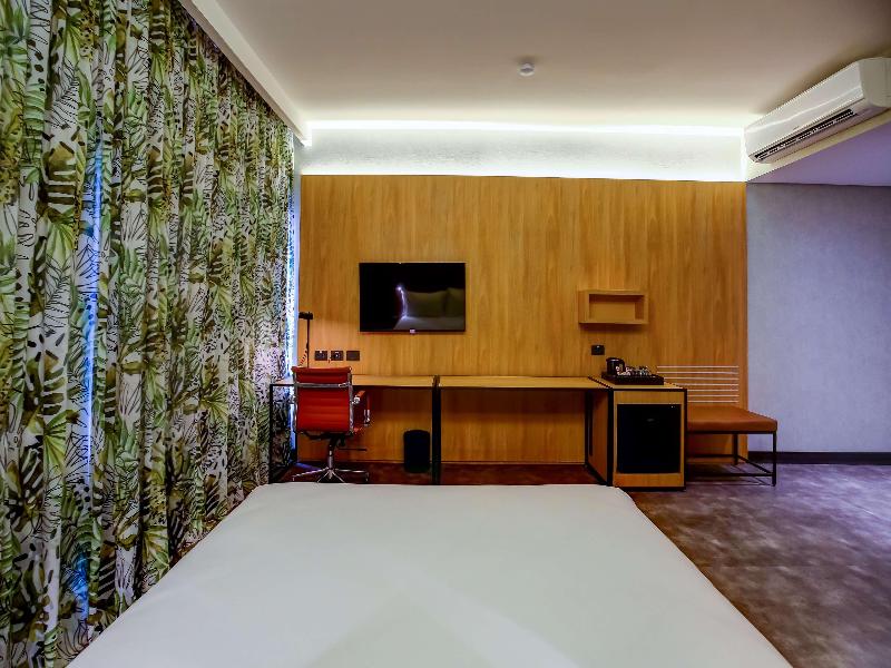 Hilton Garden Inn Reboucas image