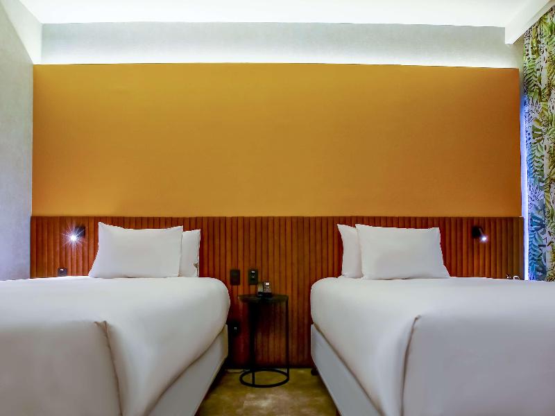 Hilton Garden Inn Reboucas image