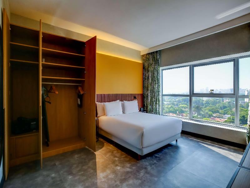 Hilton Garden Inn Reboucas image