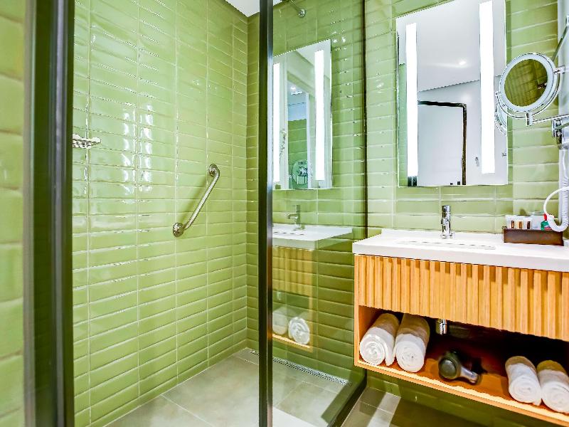 Hilton Garden Inn Reboucas image