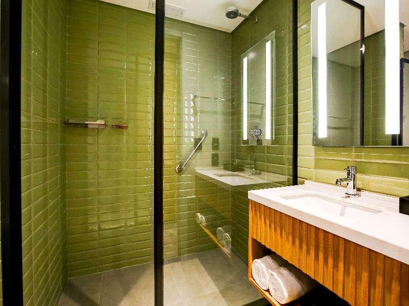Hilton Garden Inn Reboucas image