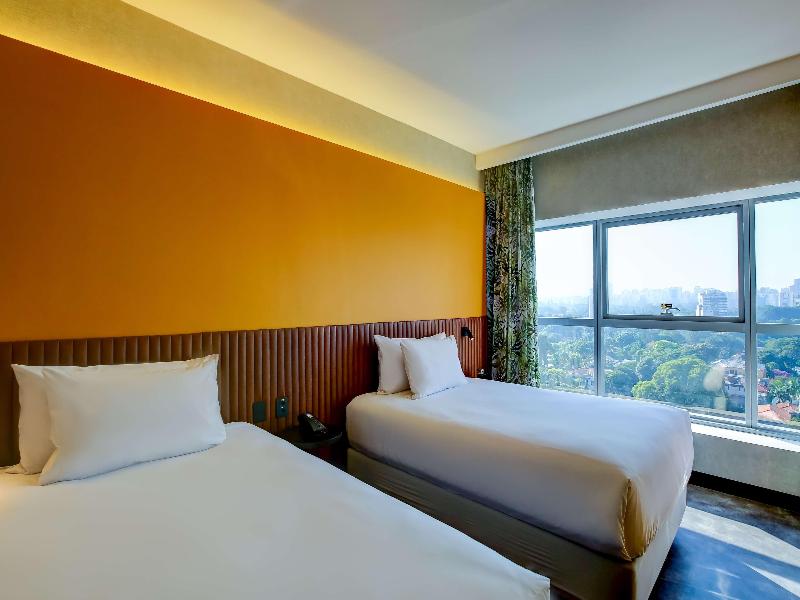 Hilton Garden Inn Reboucas image