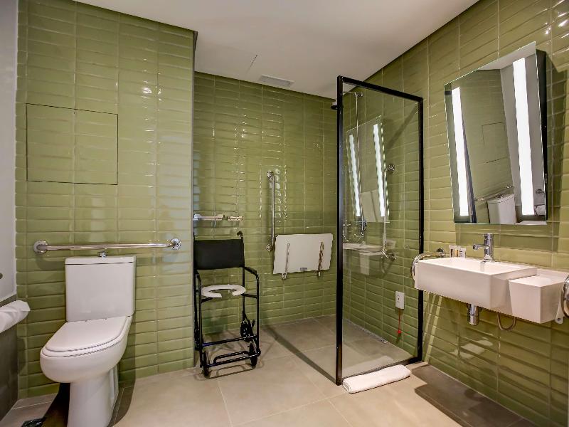 Hilton Garden Inn Reboucas image