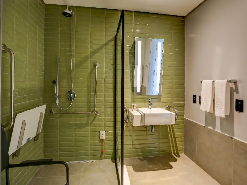 Hilton Garden Inn Reboucas image