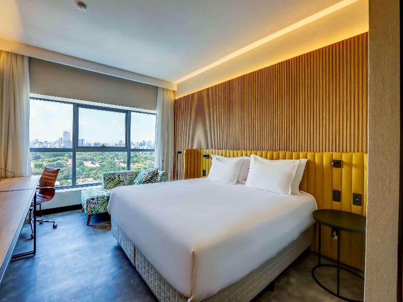 Hilton Garden Inn Reboucas image