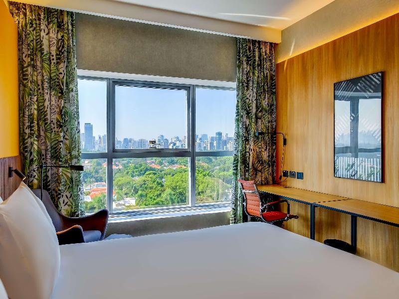 Hilton Garden Inn Reboucas image