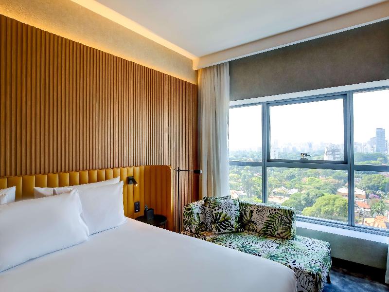 Hilton Garden Inn Reboucas image