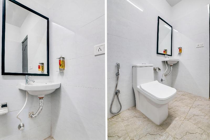 OYO Townhouse 361 Sarvar Hospitality image