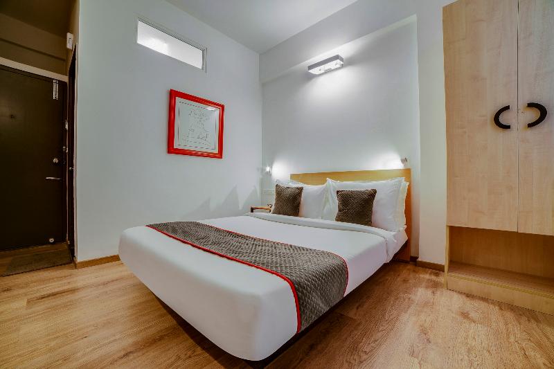 OYO Townhouse 361 Sarvar Hospitality image