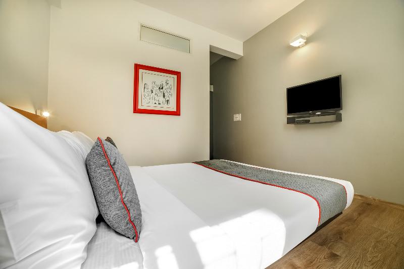 OYO Townhouse 361 Sarvar Hospitality image