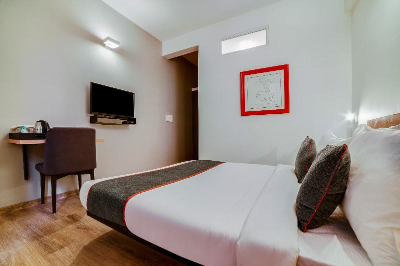 OYO Townhouse 361 Sarvar Hospitality image