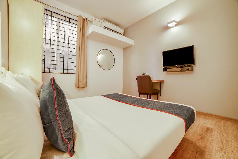 OYO Townhouse 361 Sarvar Hospitality image
