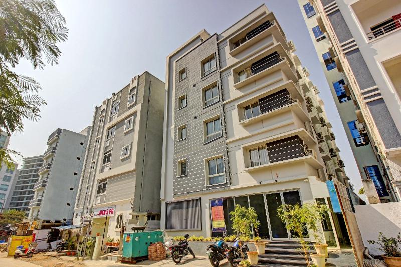 OYO Flagship 69518 Blue Dawn Dlf 2