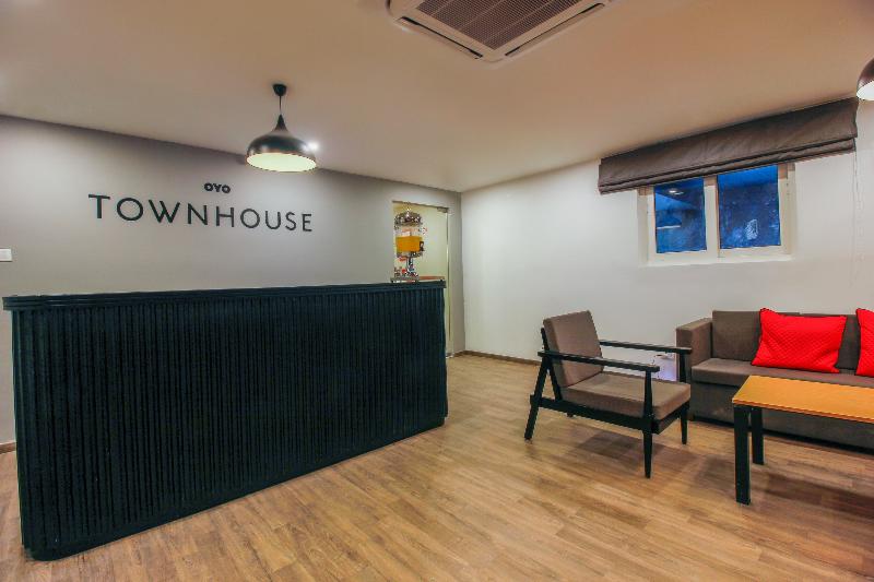 OYO Townhouse White Ridge 112