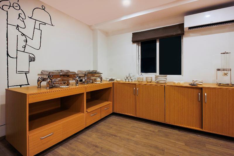 OYO Townhouse RCC Elite 265 Begumpet
