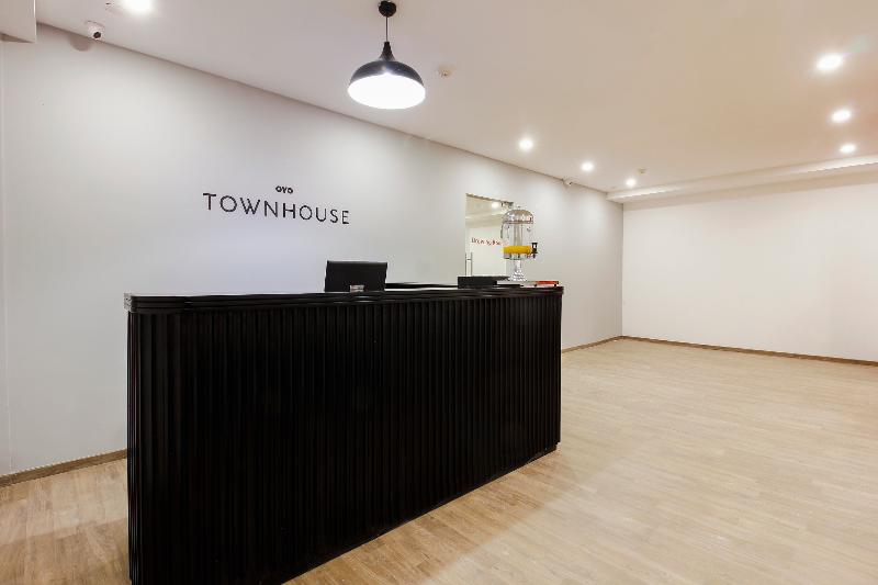 OYO Townhouse RCC Elite 265 Begumpet