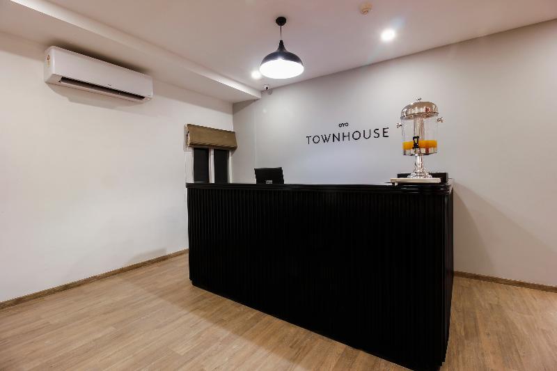 OYO Townhouse RCC Elite 265 Begumpet