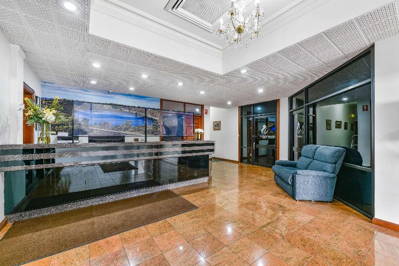 Lobby & Reception