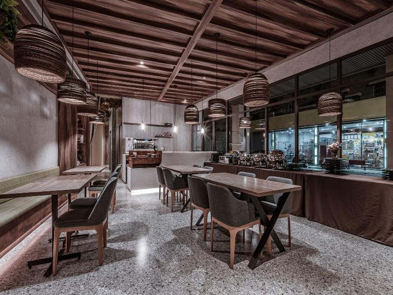 Somer Chew Hotel image