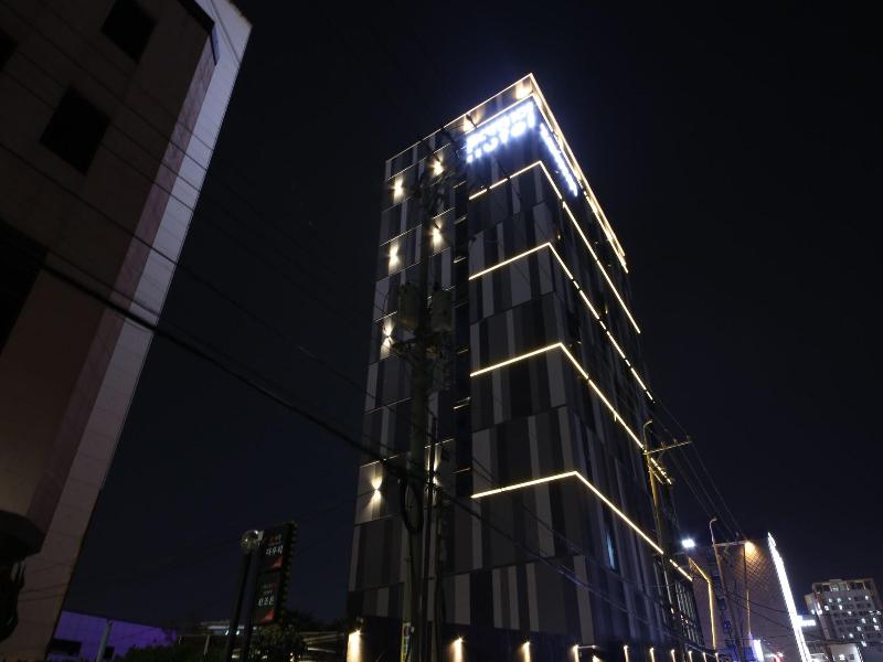 Zam101 Hotel image