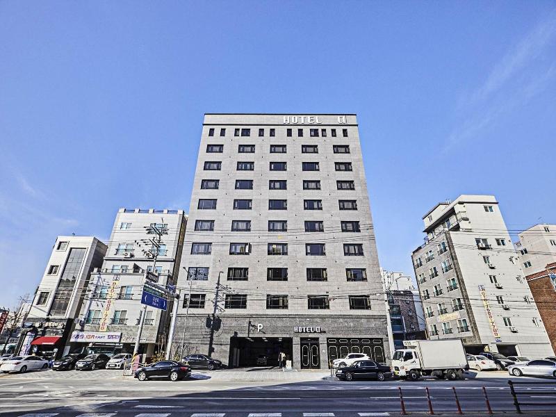 Hotel D image