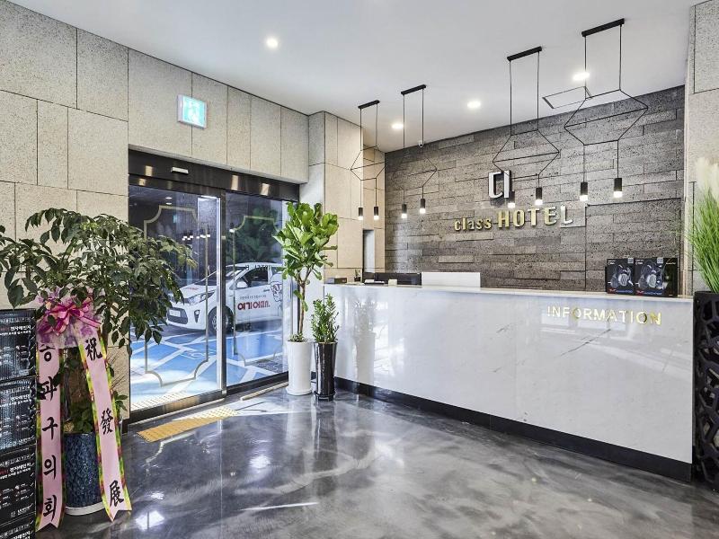 Hotel D image