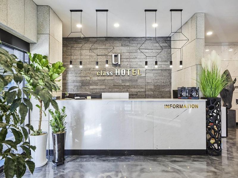 Hotel D image