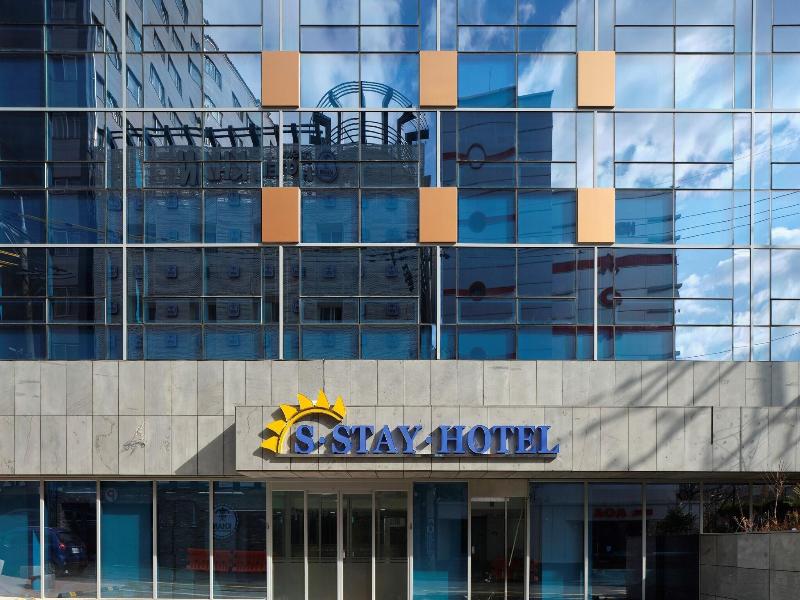 S Stay Hotel image