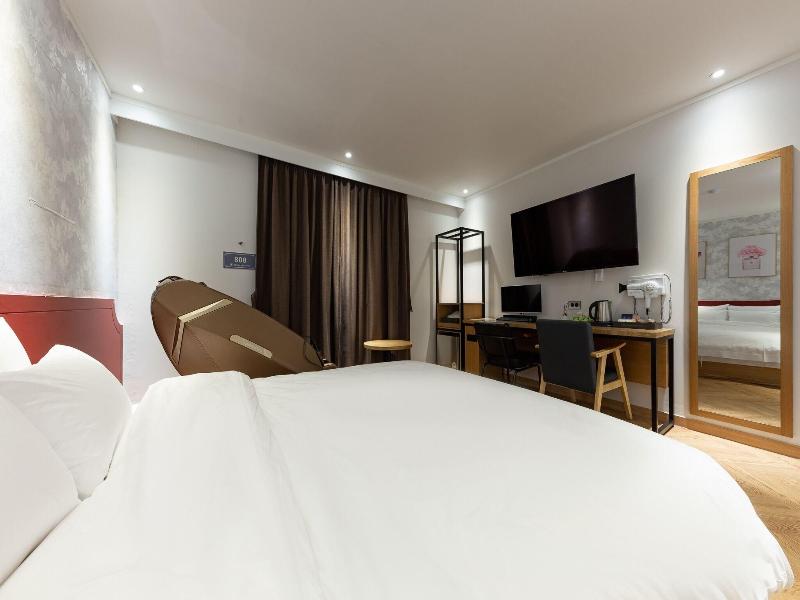 Brown-Dot Hotel Cheonan image