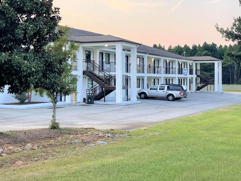 Rodeway Inn Sandersville image