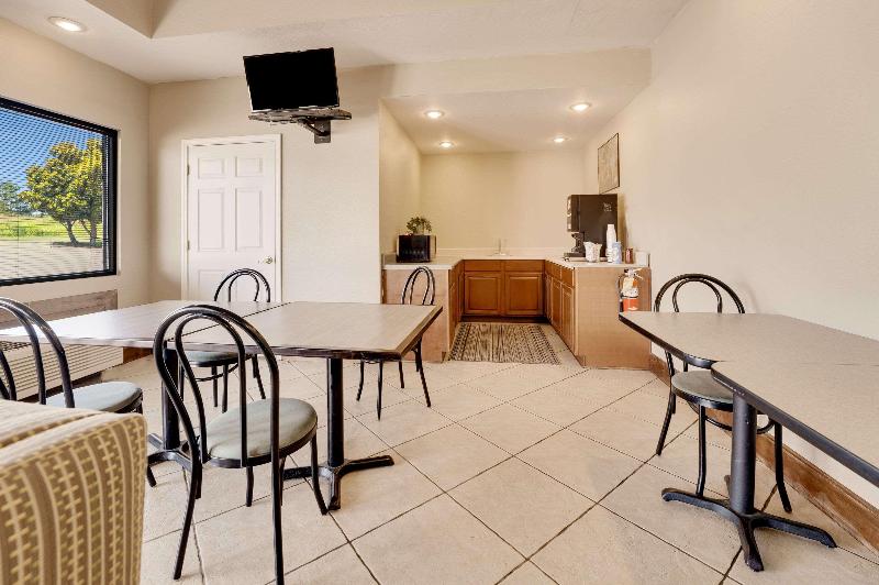 Rodeway Inn Sandersville image