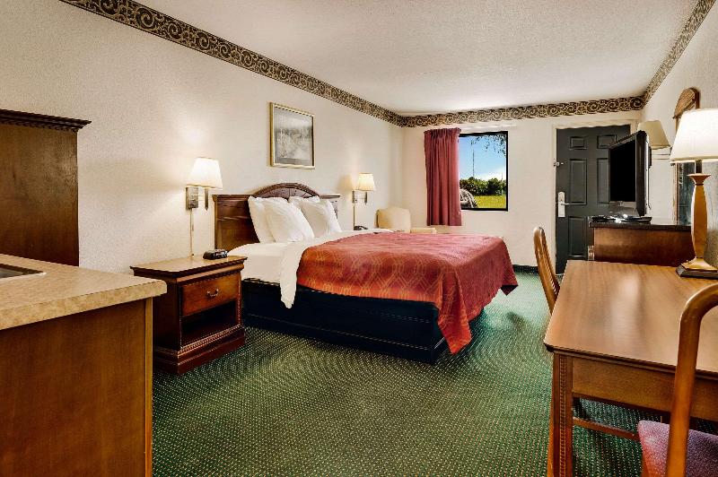 Rodeway Inn Sandersville image