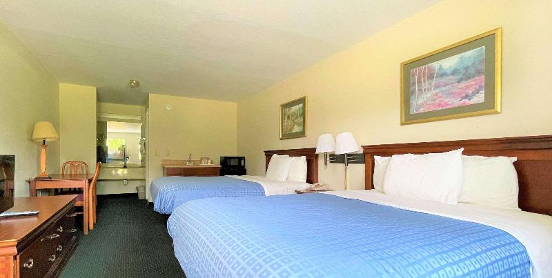 Rodeway Inn Sandersville image
