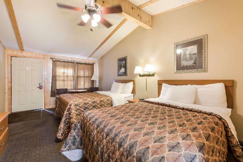 Econo Lodge Rice Lake image